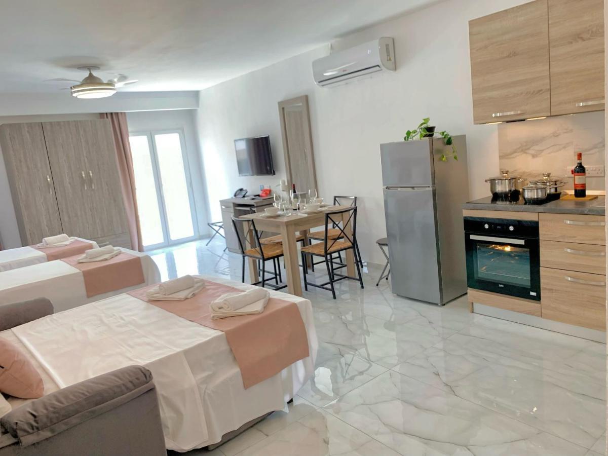 For Rest Aparthotel Сейнт Полс Бей Екстериор снимка