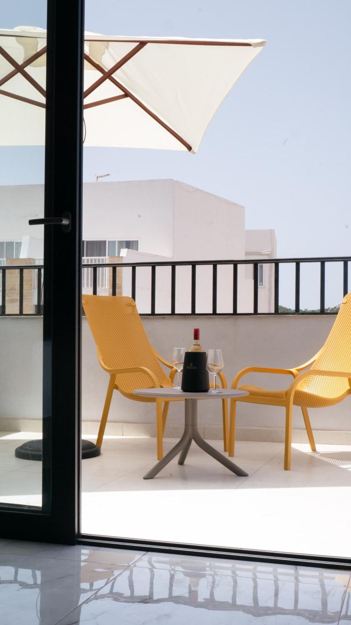 For Rest Aparthotel Сейнт Полс Бей Екстериор снимка