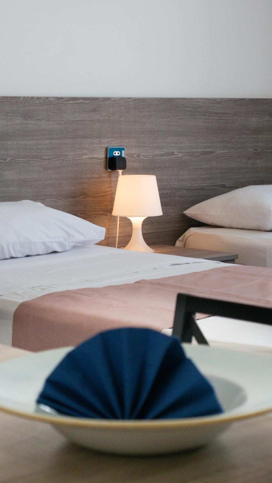 For Rest Aparthotel Сейнт Полс Бей Екстериор снимка
