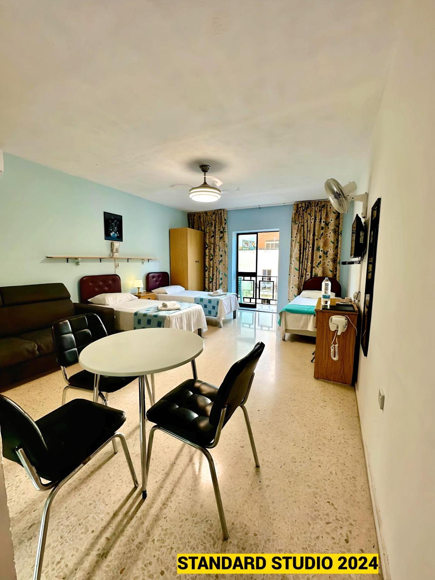 For Rest Aparthotel Сейнт Полс Бей Екстериор снимка
