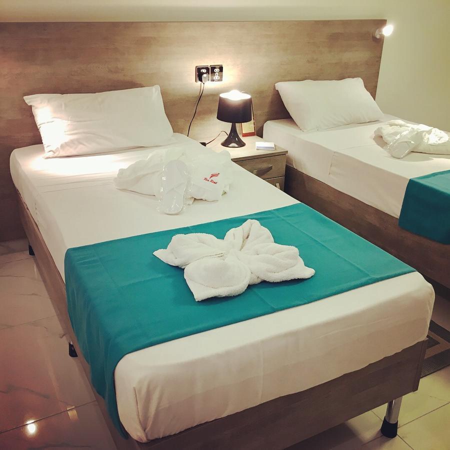 For Rest Aparthotel Сейнт Полс Бей Екстериор снимка