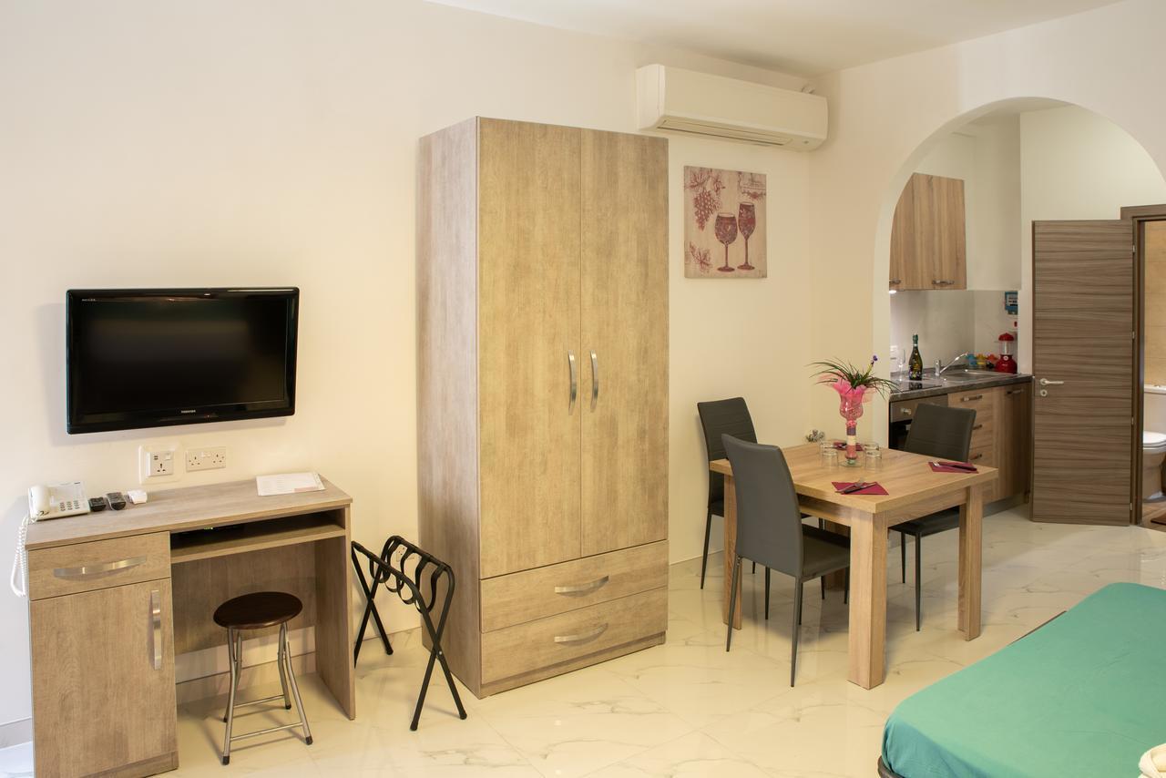 For Rest Aparthotel Сейнт Полс Бей Екстериор снимка